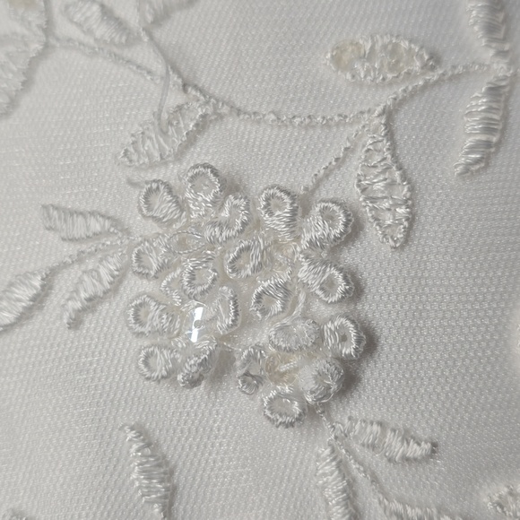 {David's Bridal} Sequined Floral Applique Mesh Overlay Halter Neck Wedding Dress - Picture 9 of 17